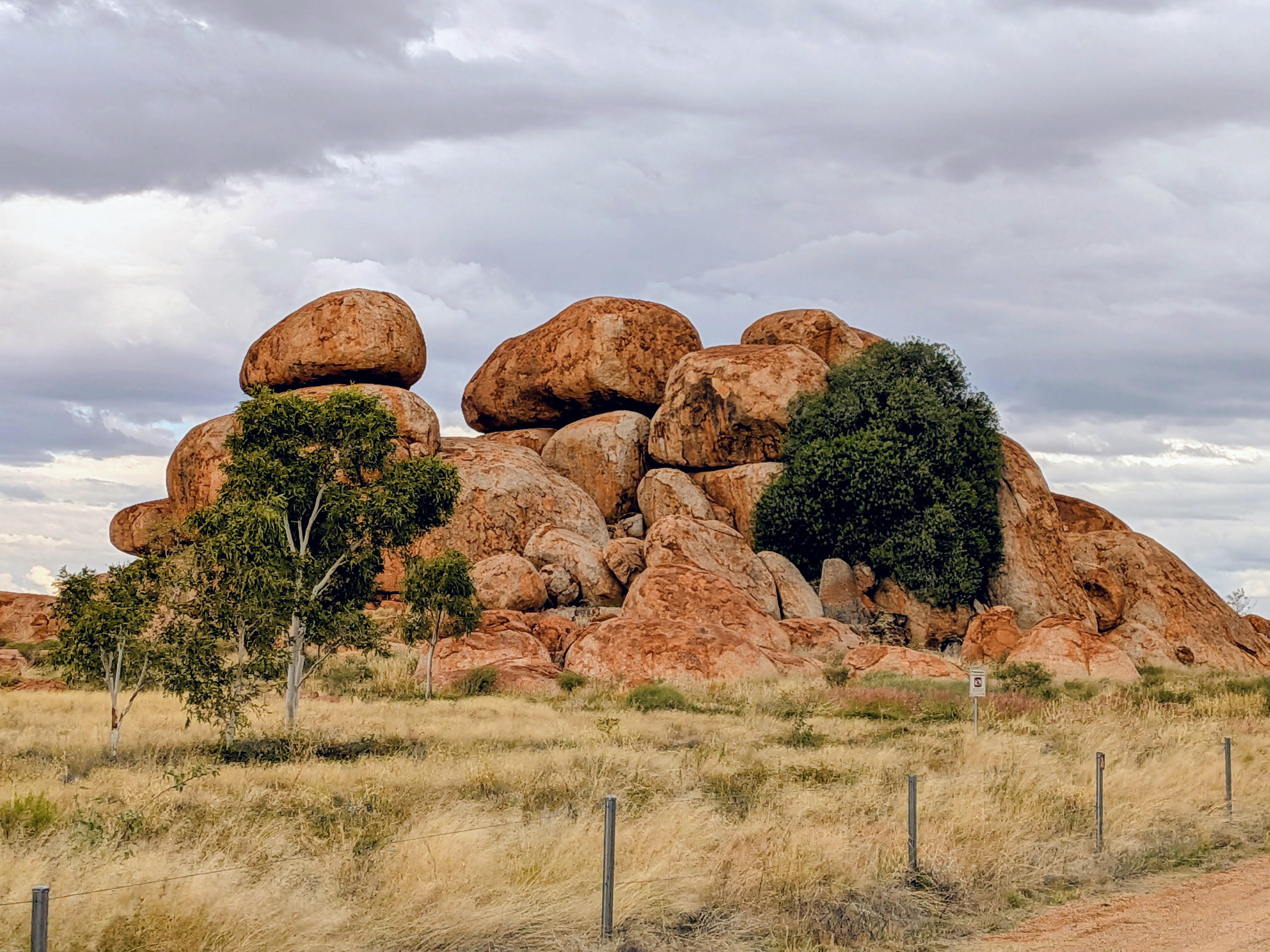 Devil's Marbles — giant granite boulders from the road