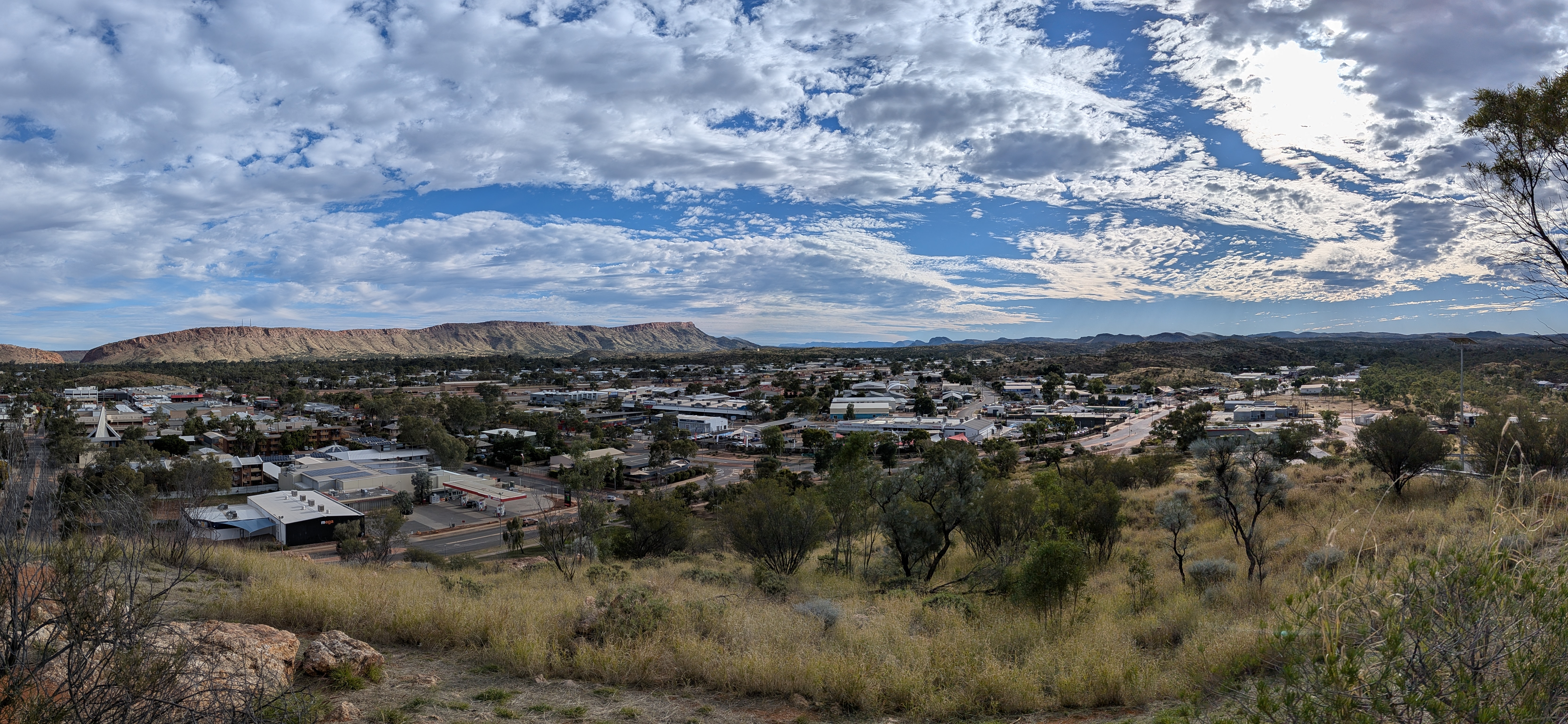 Panorama of Alice Springs from ANZAC Hill with the MacDonnell Ranges behind