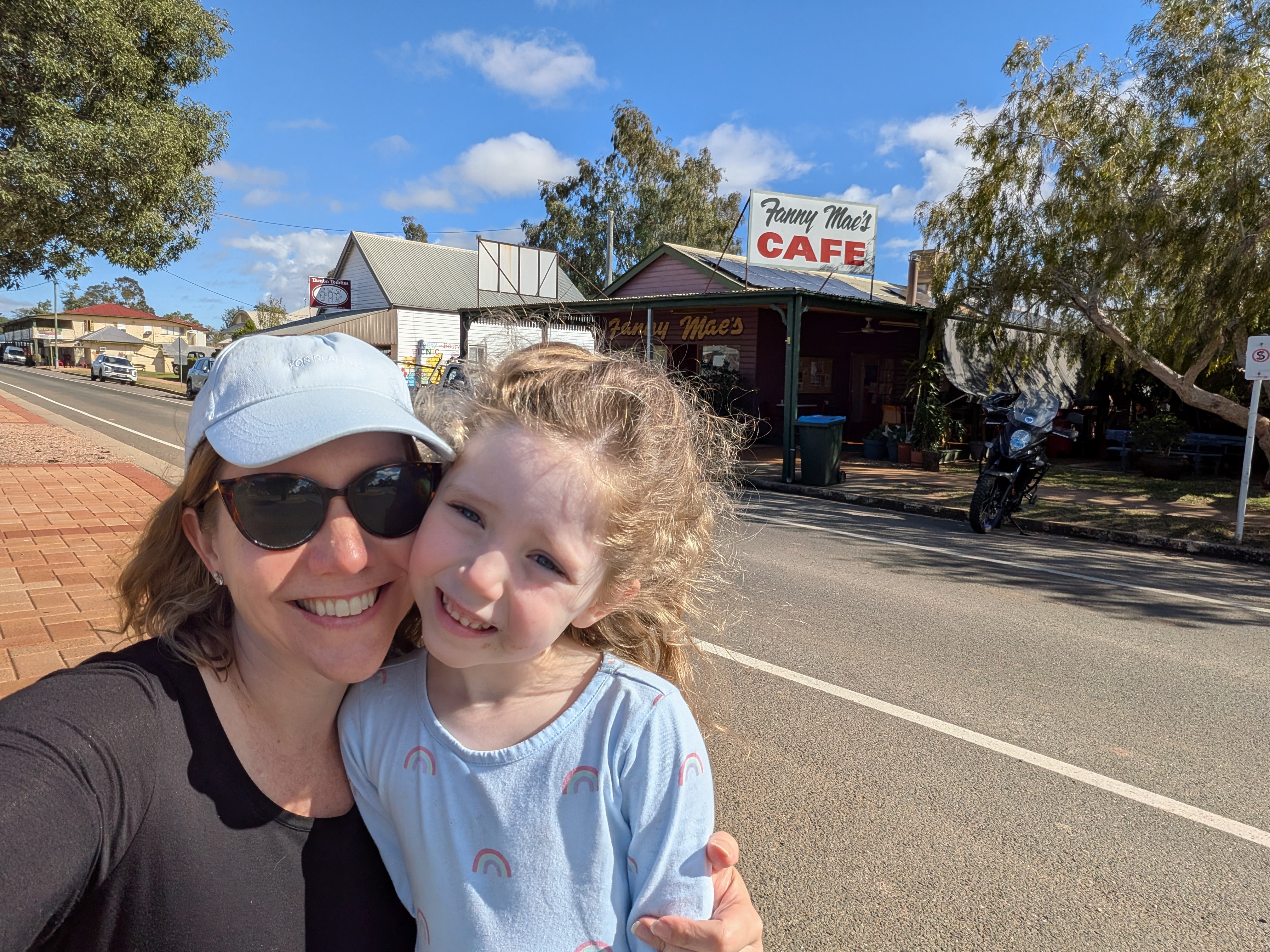 Erin and Leah selfie outside Fanny Mae's Cafe in Tambo