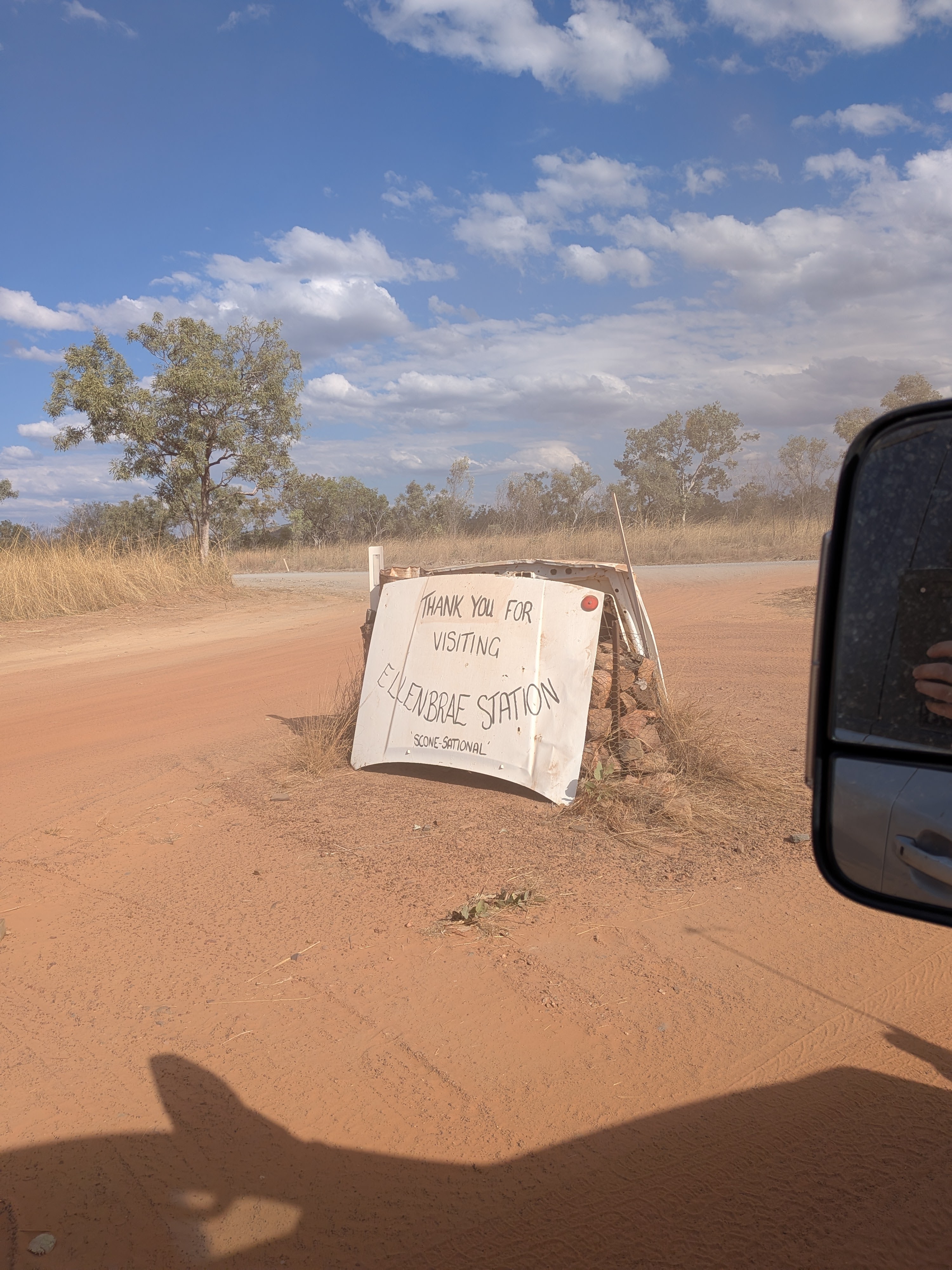 &lsquo;Scone-sational&rsquo; &mdash; Ellenbrae&rsquo;s farewell sign