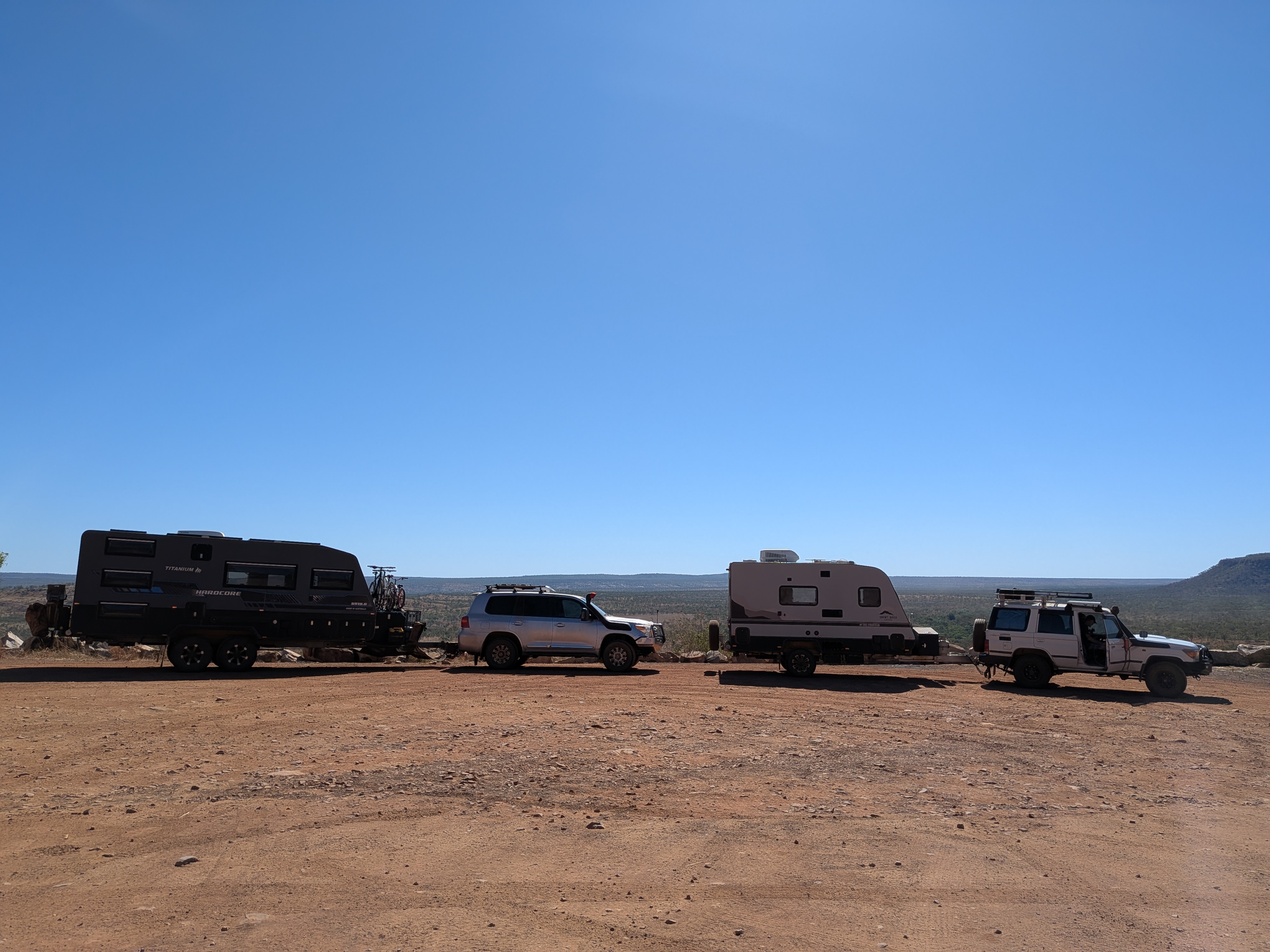 Both rigs at the Inglis Gap lookout